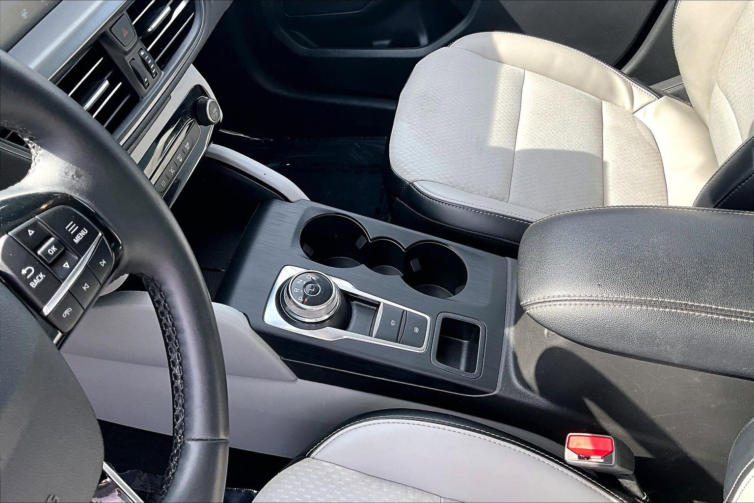 Used 2025 Ford Escape SE image 15