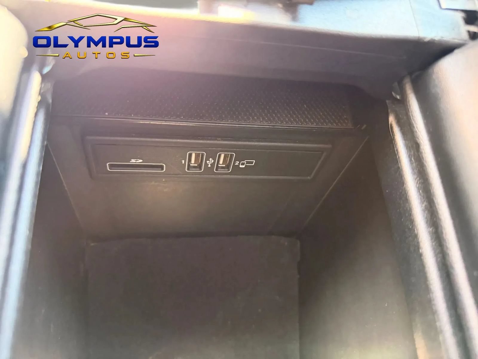 Used 2019 Mercedes-Benz GLC 300 4MATIC w/ Premium Package image 28