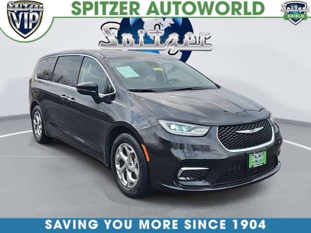 Used 2024 Chrysler Pacifica Limited image 1