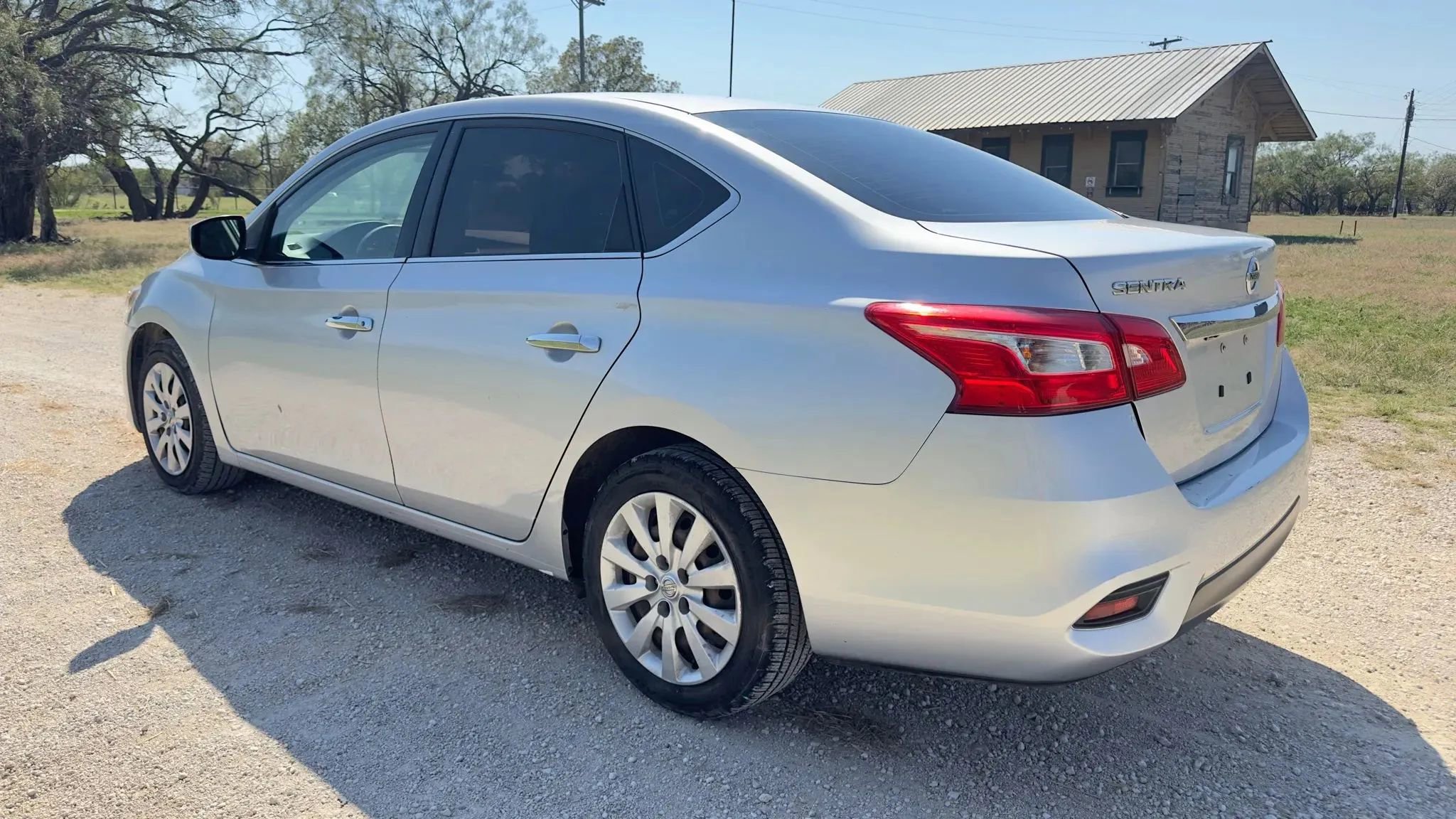 Used 2018 Nissan Sentra S image 6