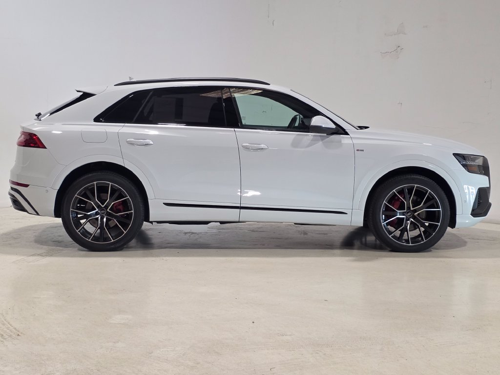 Used 2023 Audi Q8 Premium Plus AWD/4WD image 4