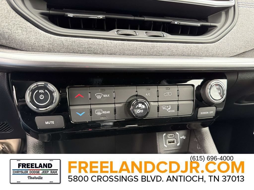 New 2026 Jeep Compass Latitude AWD/4WD image 29