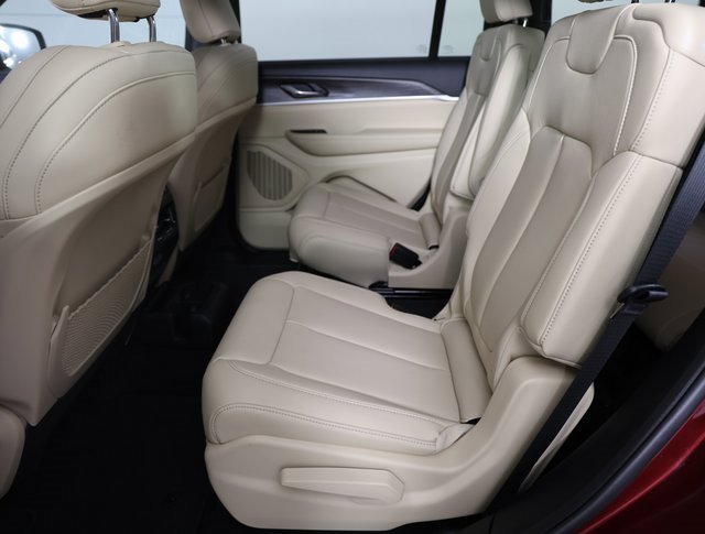 Used 2025 Jeep Grand Cherokee L Limited w/ Black Appearance Package image 11