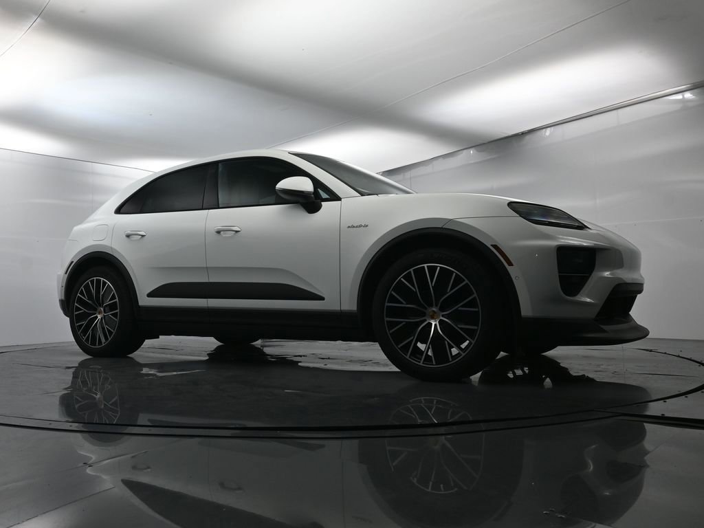 Certified 2025 Porsche Macan Electric image 53