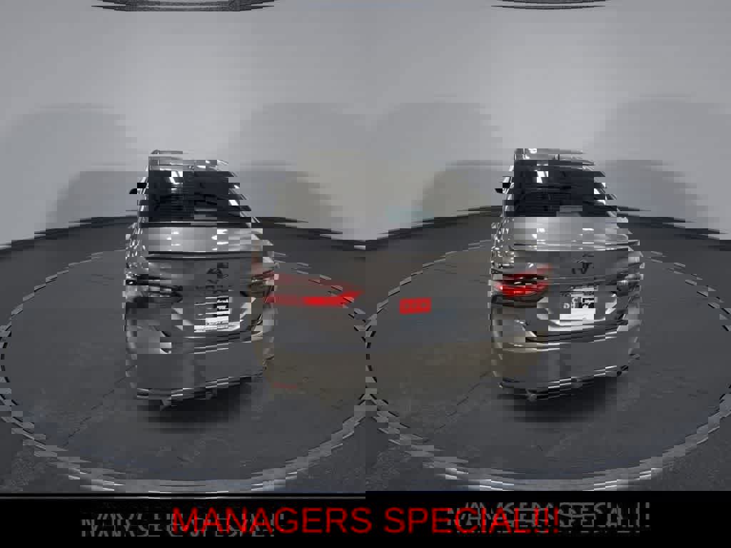 Used 2023 Toyota Camry SE image 7