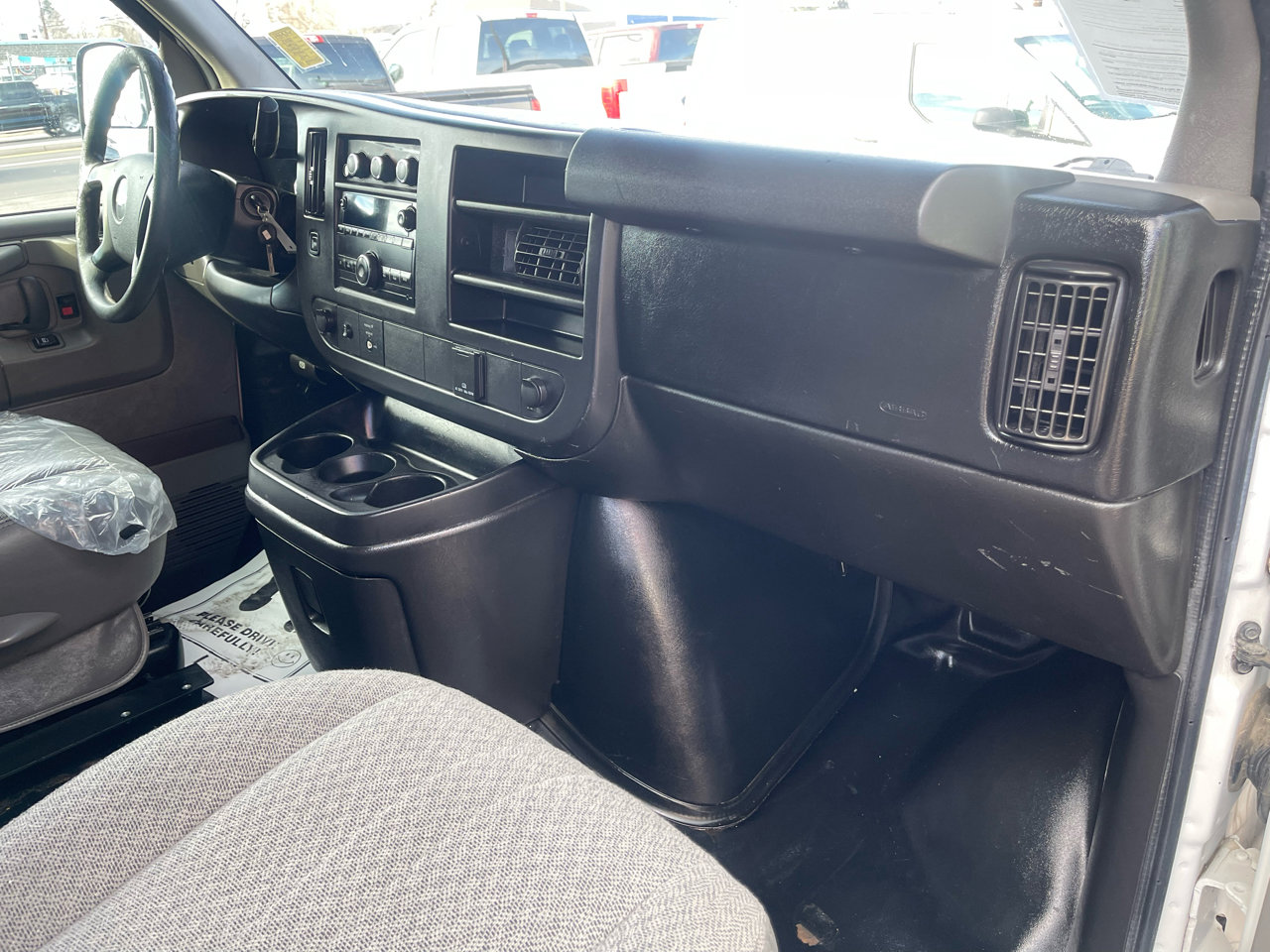 Used 2015 Chevrolet Express 2500 image 20