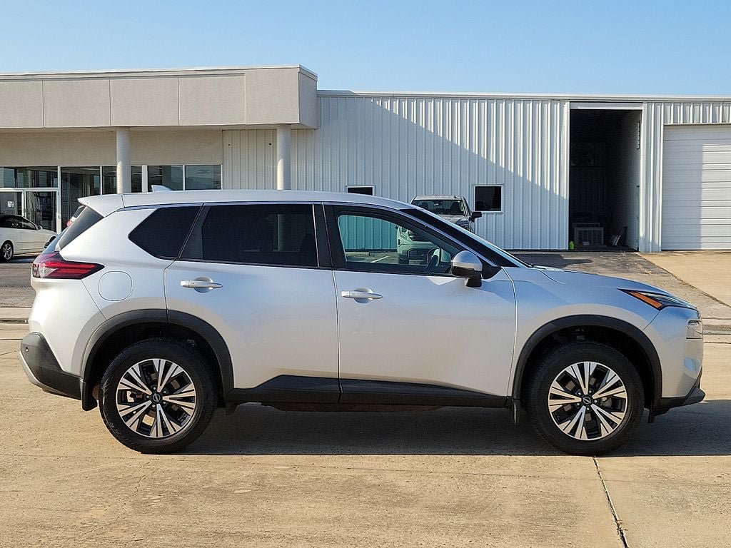 Used 2022 Nissan Rogue SV FWD image 6