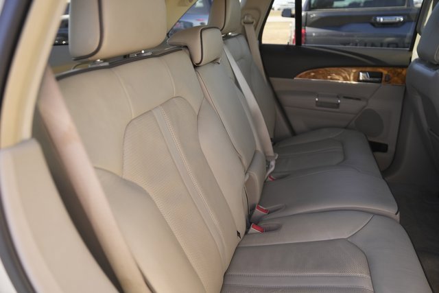 Used 2015 Lincoln MKX FWD w/ Equipment Group 101A image 16