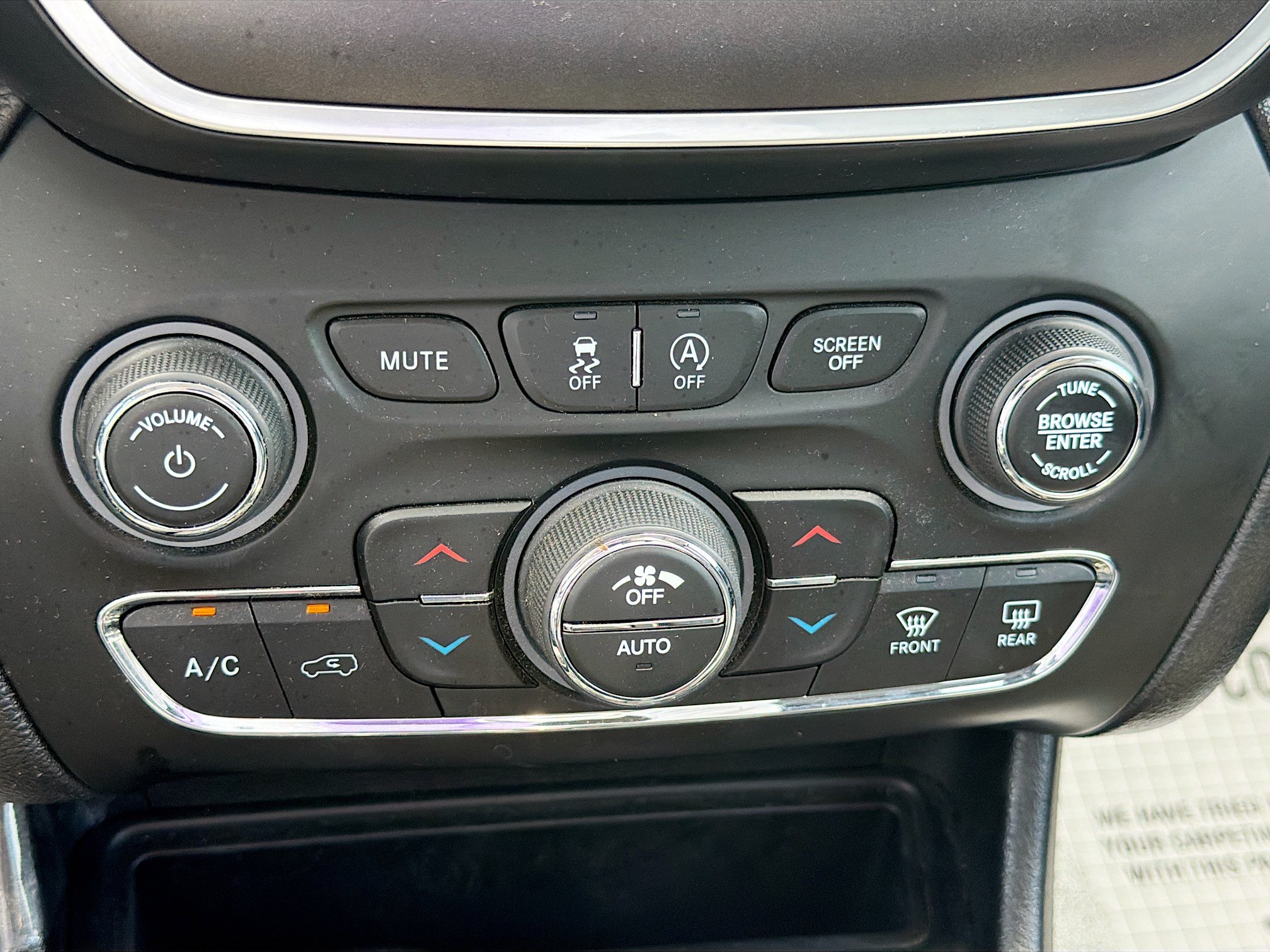 Used 2021 Jeep Cherokee Trailhawk w/ Sun, Sound & Nav Group AWD/4WD image 35