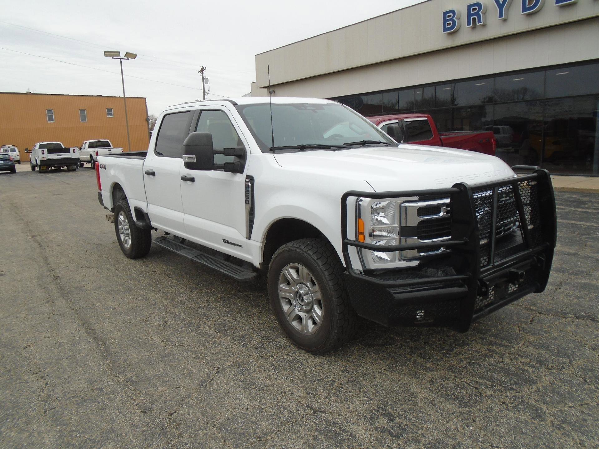 Used 2023 Ford F250 XLT w/ F-250 >10K GVWR Package image 1