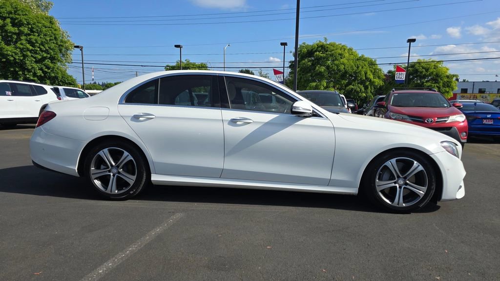 Used 2017 Mercedes-Benz E 300 4MATIC image 2