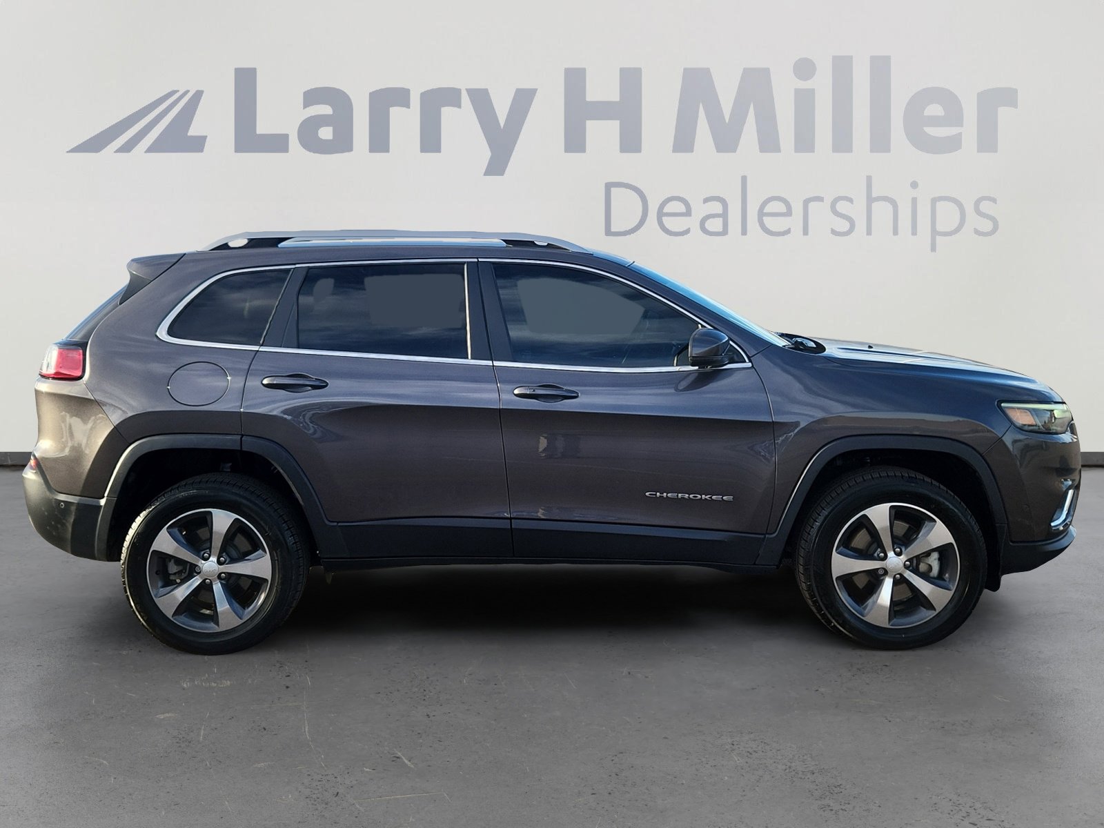 Used 2019 Jeep Cherokee Limited w/ Technology Group image 7