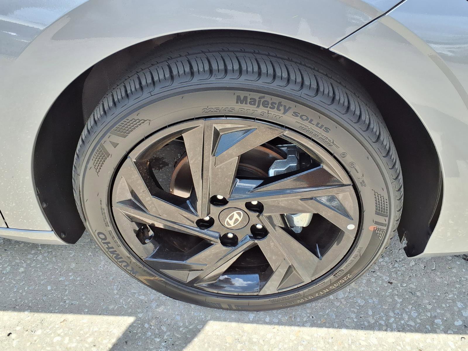 Used 2026 Hyundai Elantra Sport image 9