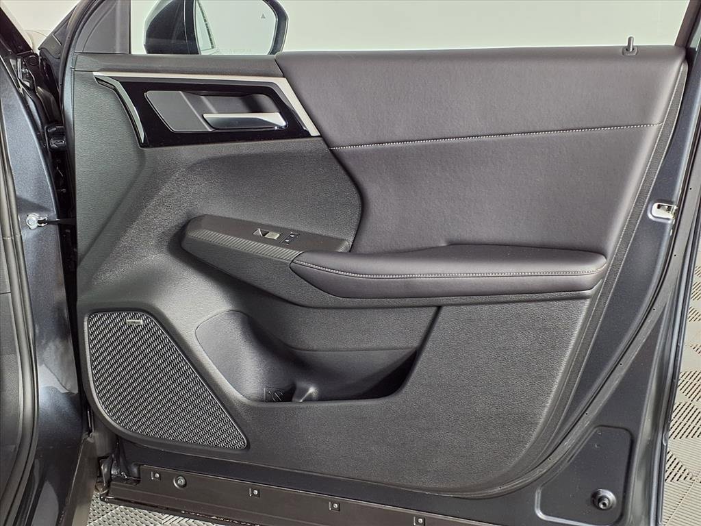 New 2025 Mitsubishi Outlander SE image 8