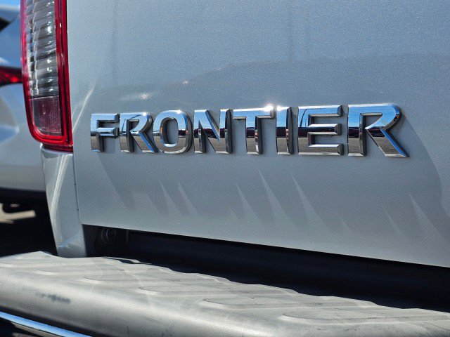 Used 2012 Nissan Frontier SV w/ SV Premium Utility Pkg AWD/4WD image 17