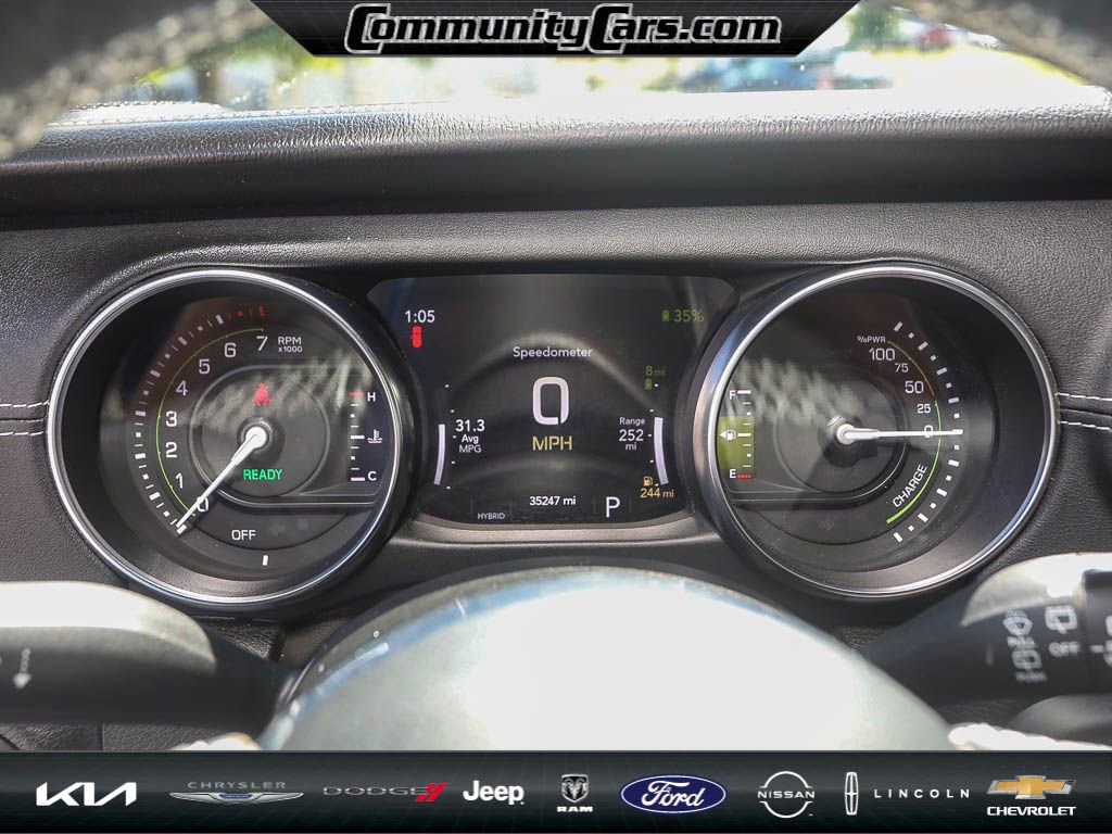 Used 2022 Jeep Wrangler Unlimited Sahara w/ Cold Weather Group image 14