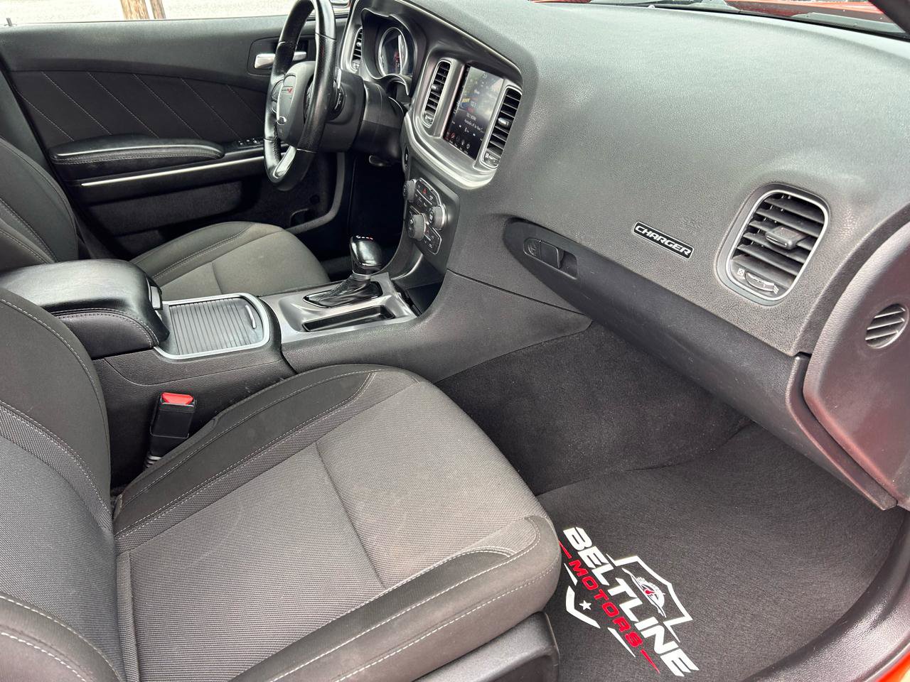 Used 2022 Dodge Charger SXT AWD/4WD image 9