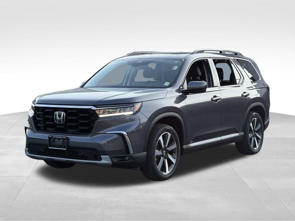 Used 2023 Honda Pilot Touring image 3
