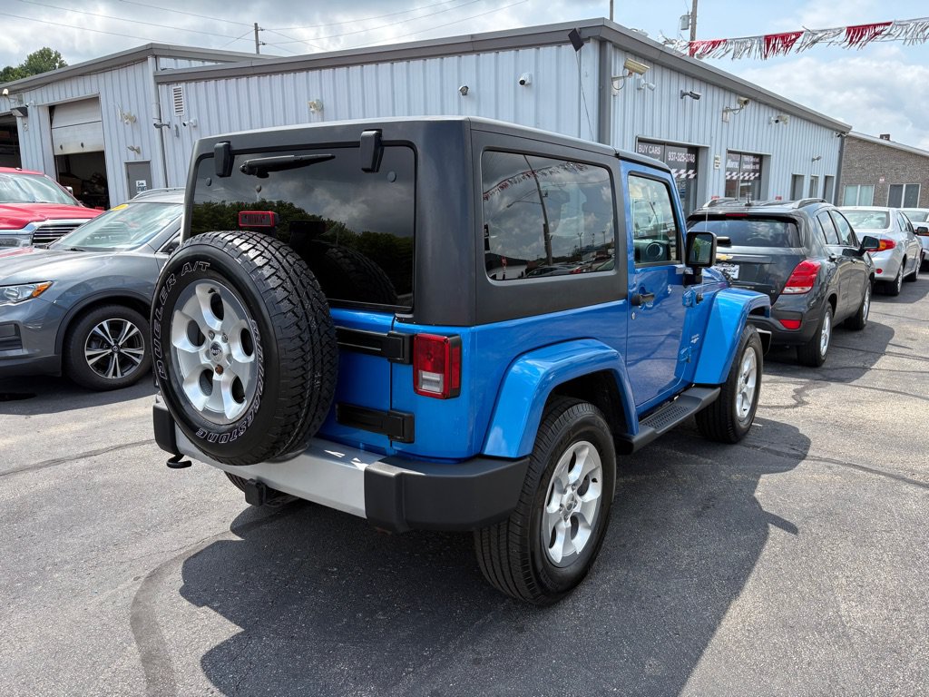 Used 2015 Jeep Wrangler Sahara w/ Connectivity Group AWD/4WD image 3
