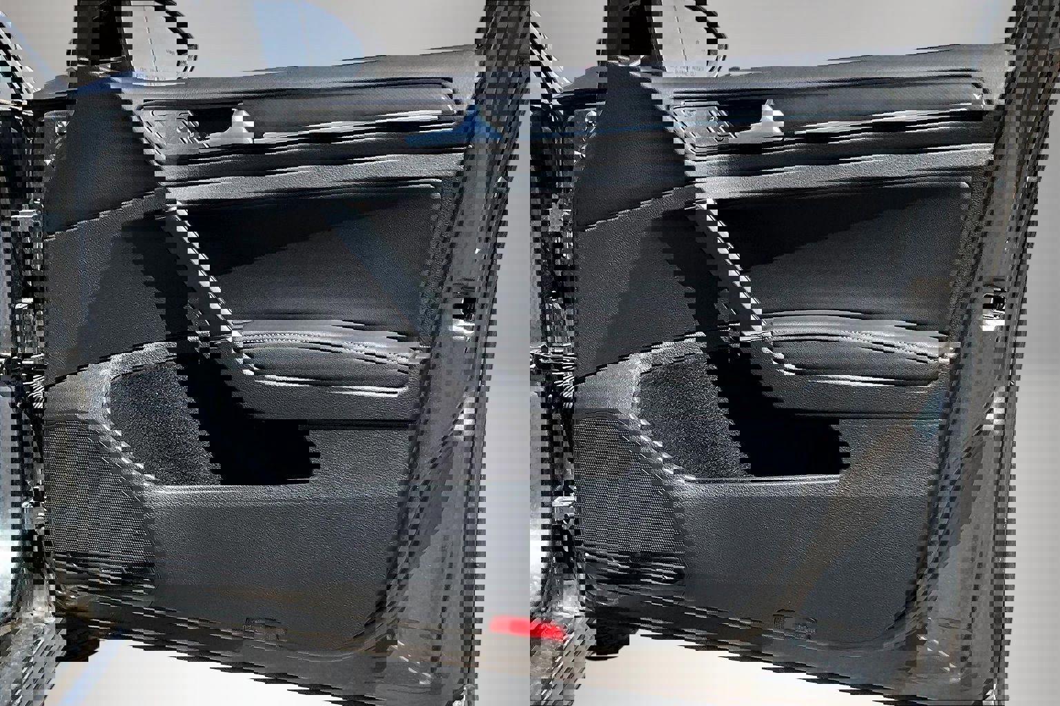 Used 2019 Volkswagen Golf R 4-Door image 28