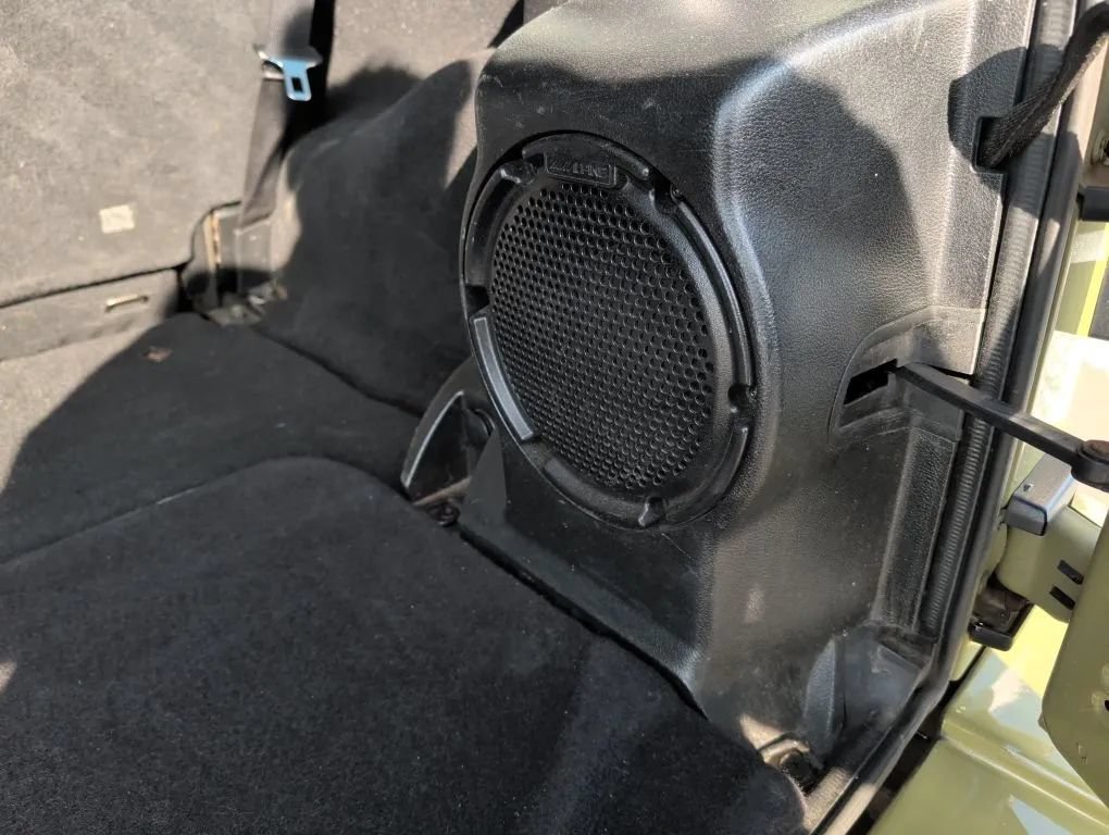 Used 2013 Jeep Wrangler Unlimited Sahara w/ Connectivity Group AWD/4WD image 30