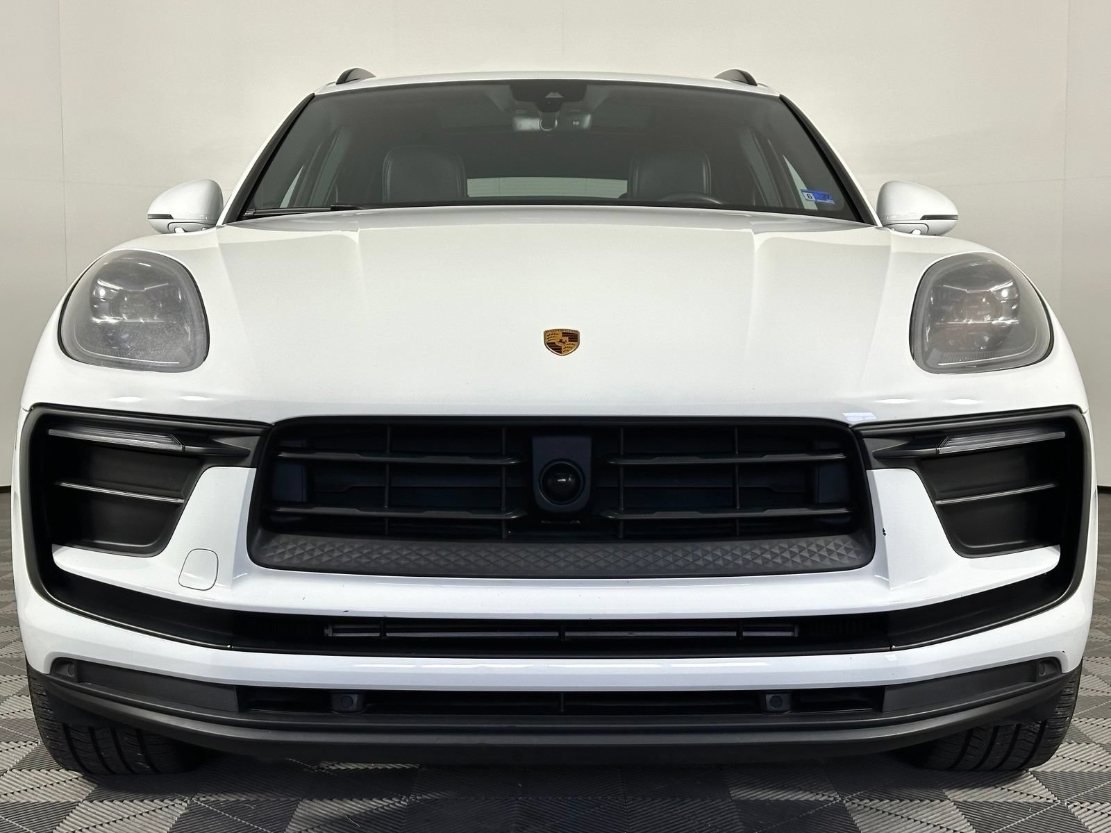 Used 2022 Porsche Macan AWD/4WD image 23
