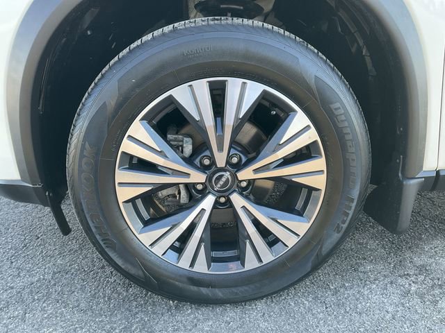 Used 2023 Nissan Rogue SV w/ SV Premium Package image 9