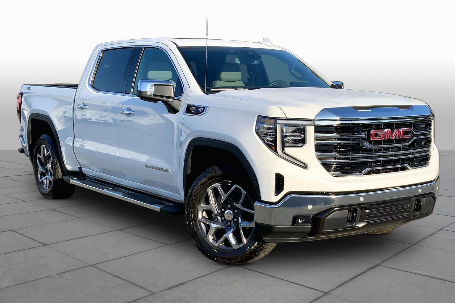 Used 2025 GMC Sierra 1500 SLT w/ SLT Premium Plus Package AWD/4WD image 3