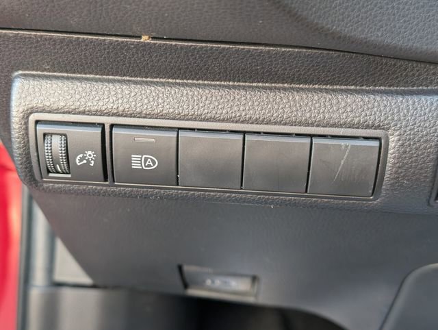 Used 2022 Toyota Corolla LE image 31