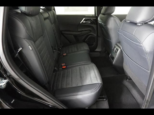 New 2025 Mitsubishi Outlander SE AWD/4WD image 11