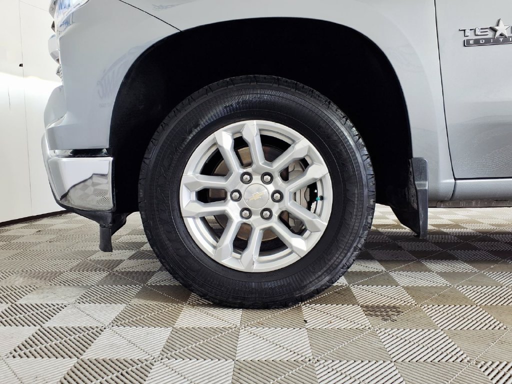 Used 2024 Chevrolet Silverado 1500 LT RWD image 8