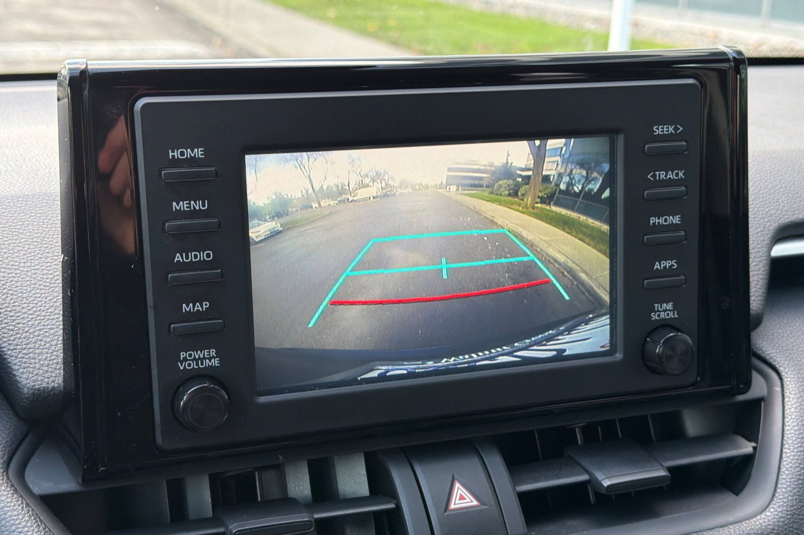 Used 2019 Toyota RAV4 LE image 25