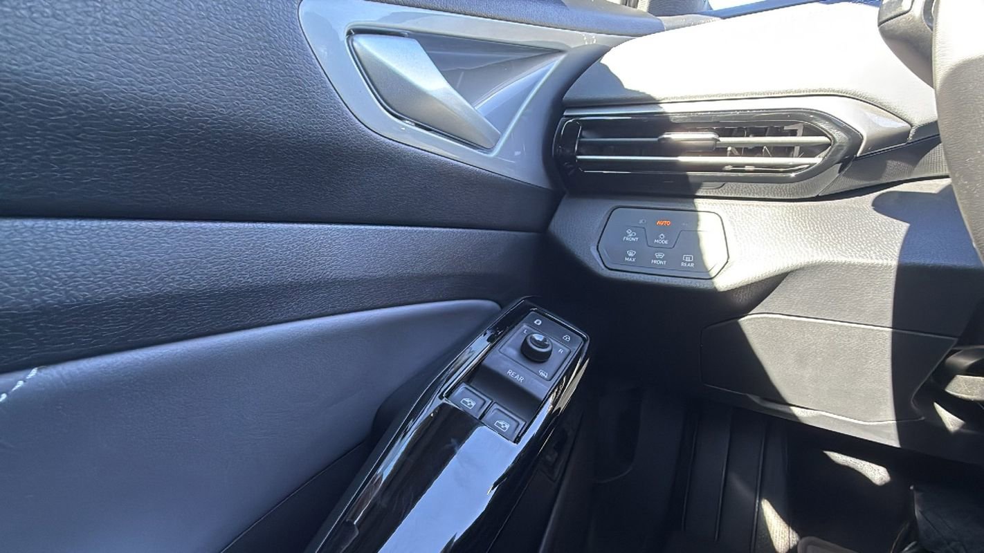 Used 2024 Volkswagen ID.4 Pro S image 19