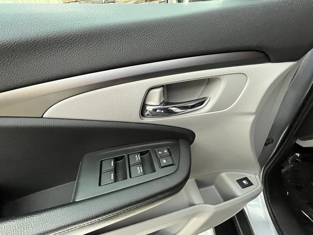 Used 2021 Honda Pilot EX image 41