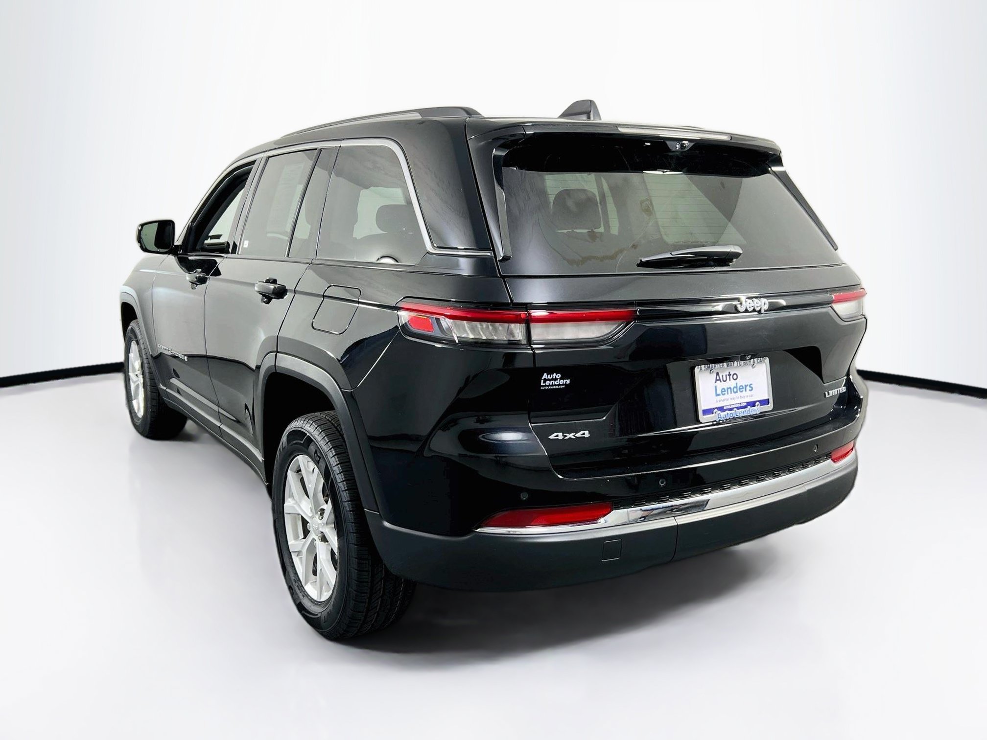 Used 2023 Jeep Grand Cherokee Limited w/ Luxury Tech Group II AWD/4WD image 7