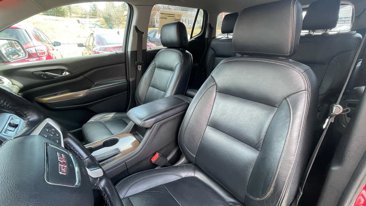 Used 2019 GMC Acadia SLE image 16