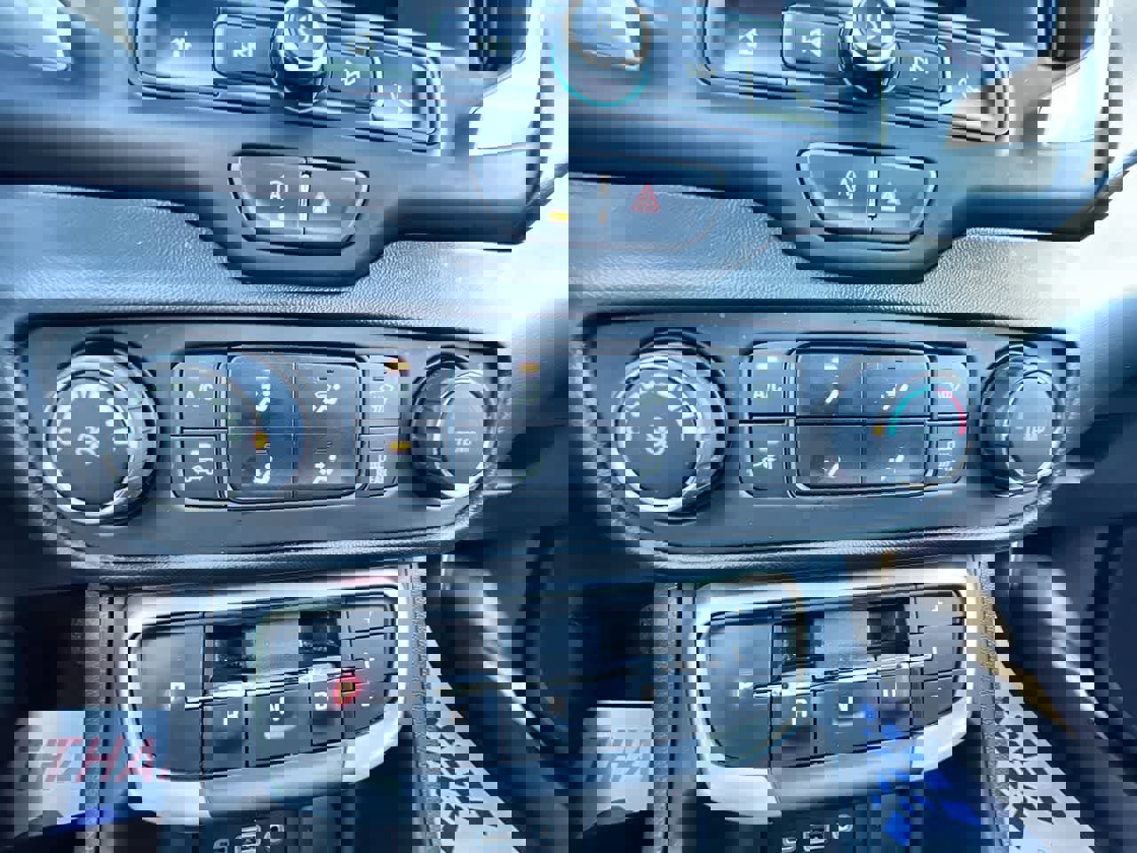 Used 2024 GMC Terrain SLE image 17