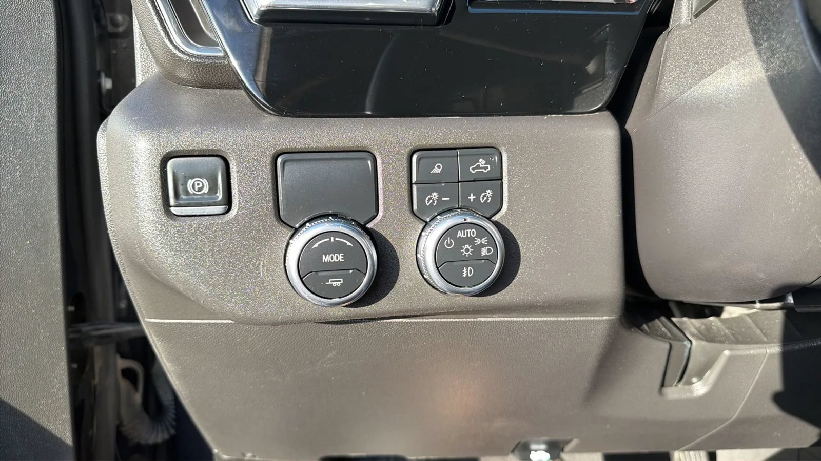 Used 2025 GMC Sierra 1500 SLT RWD image 16