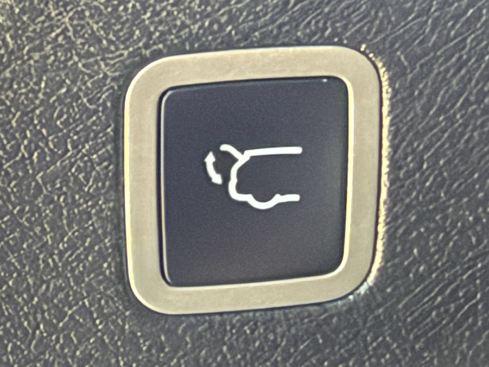 Used 2025 Chrysler Pacifica Limited FWD image 22