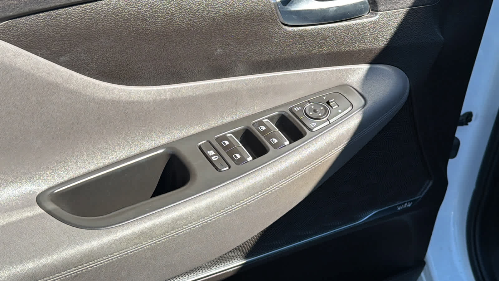 Used 2020 Hyundai Santa Fe SEL w/ Convenience Package FWD image 22