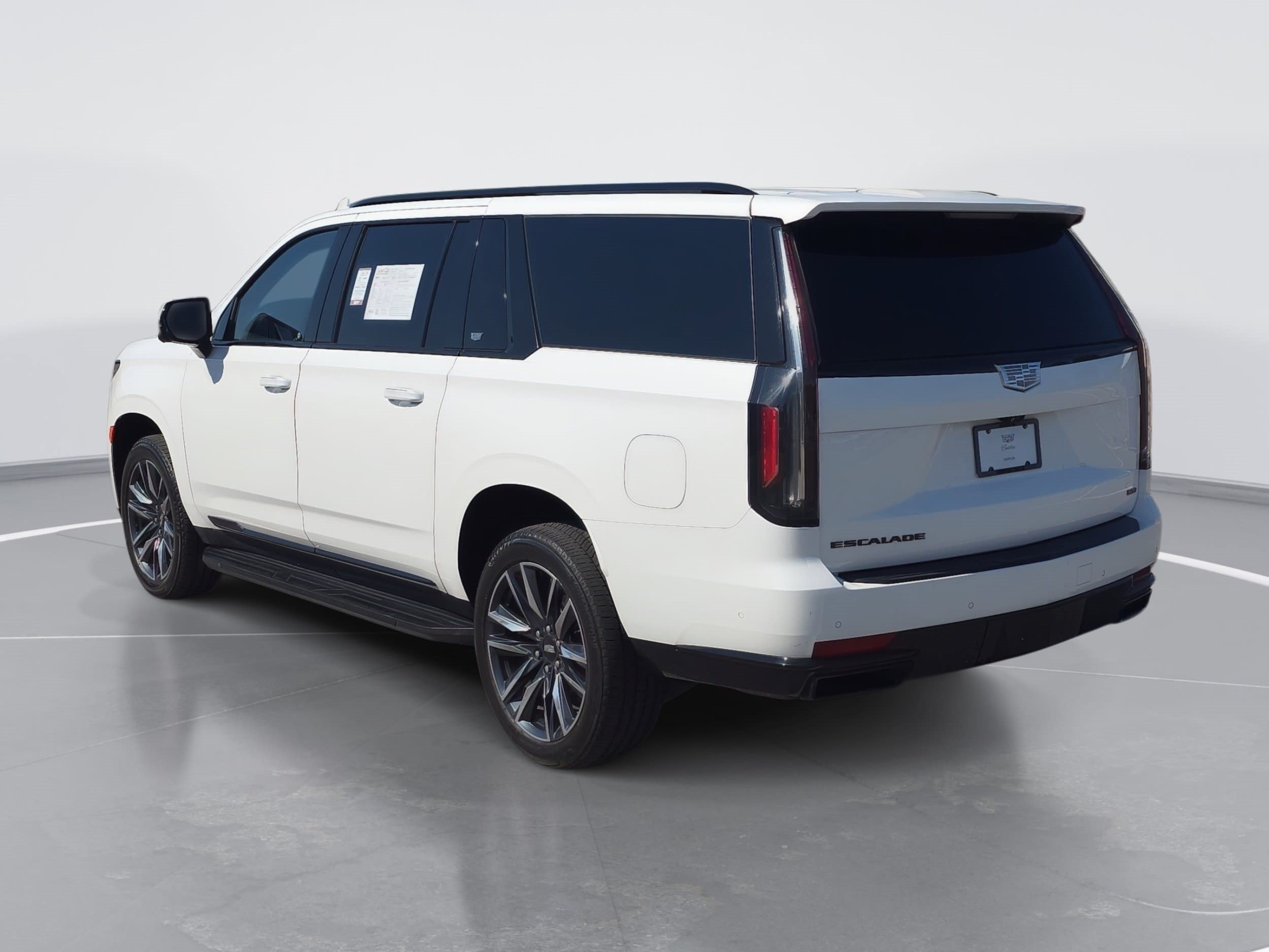 Used 2021 Cadillac Escalade ESV Sport AWD/4WD image 5