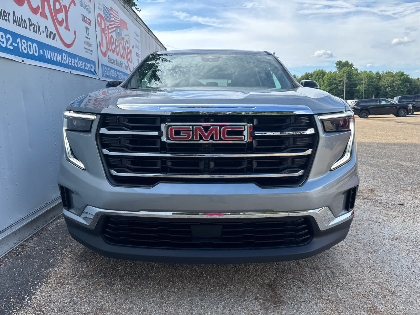 Used 2025 GMC Acadia Elevation FWD image 5