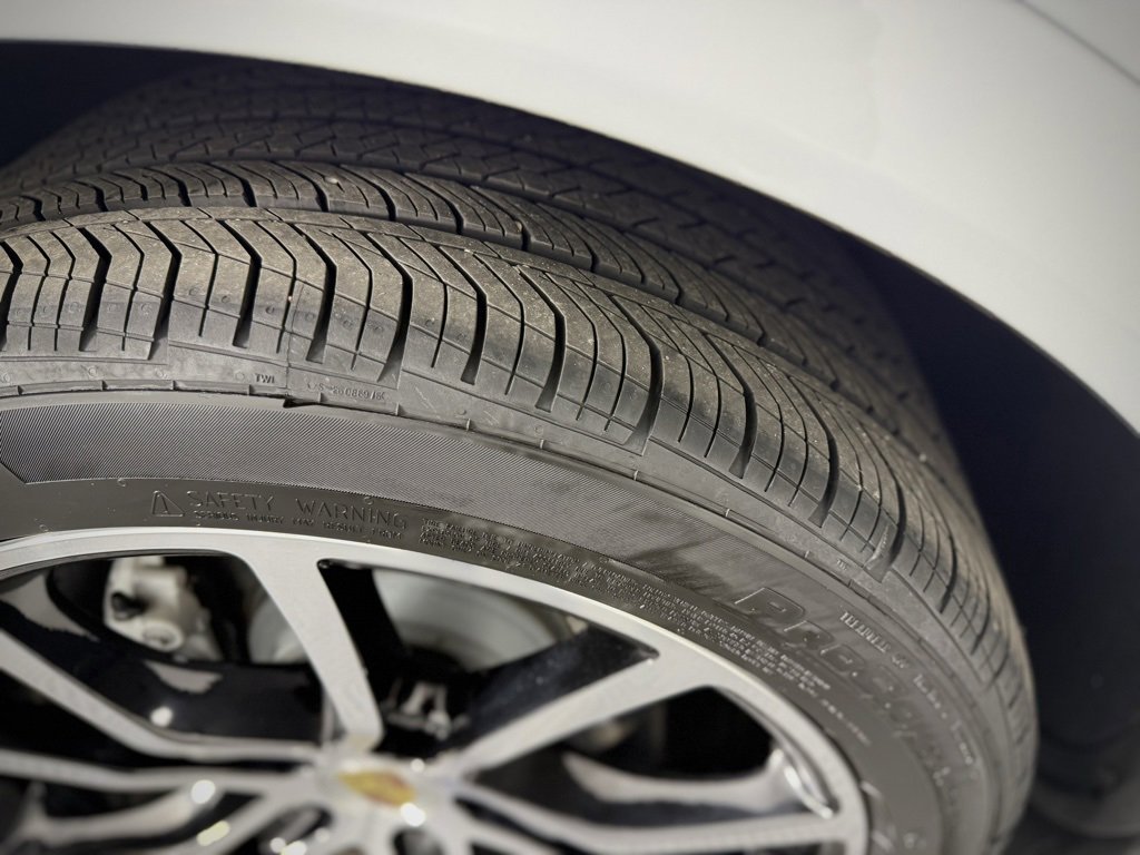 Used 2022 Porsche Cayenne Turbo image 16