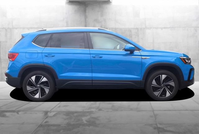 Certified 2024 Volkswagen Taos SE w/ Panoramic Sunroof Package AWD/4WD image 5