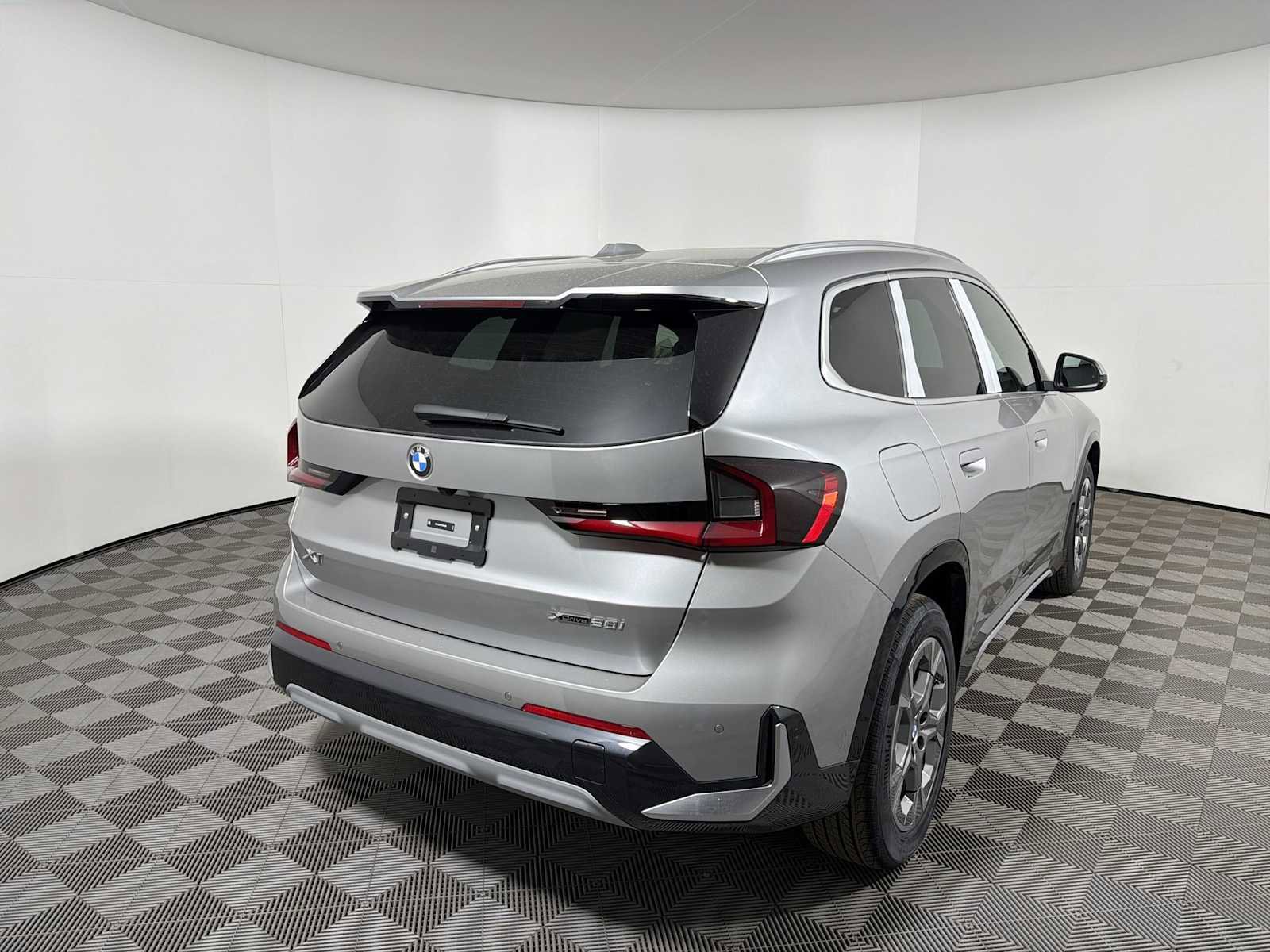 New 2026 BMW X1 xDrive28i w/ Convenience Package AWD/4WD image 9