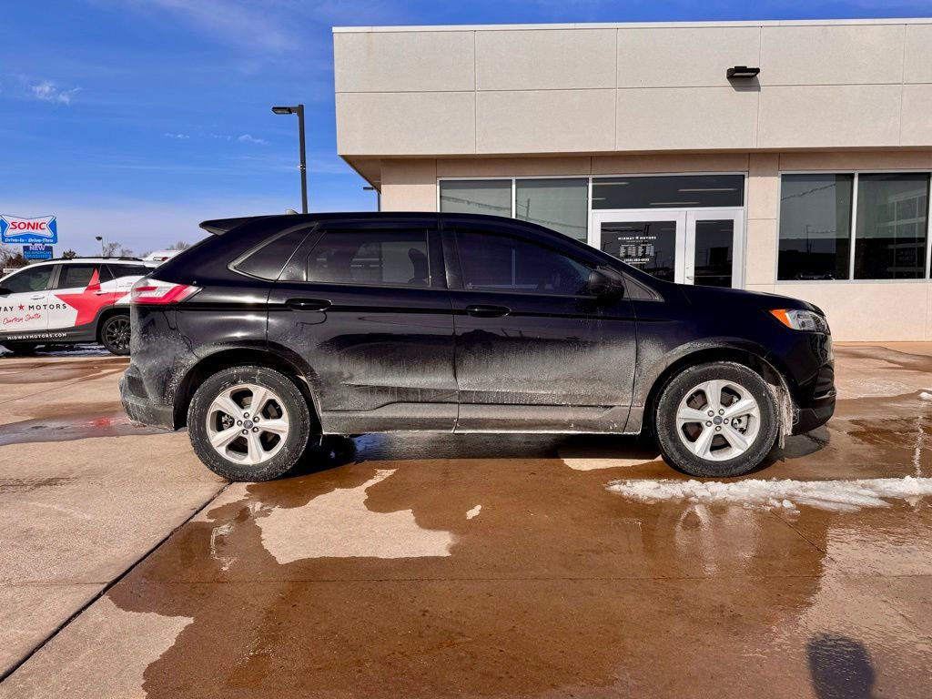 Used 2019 Ford Edge SE image 3