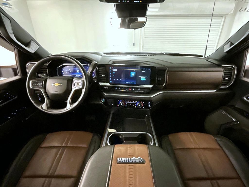 Certified 2025 Chevrolet Silverado 3500 High Country w/ High Country Premium Package image 13