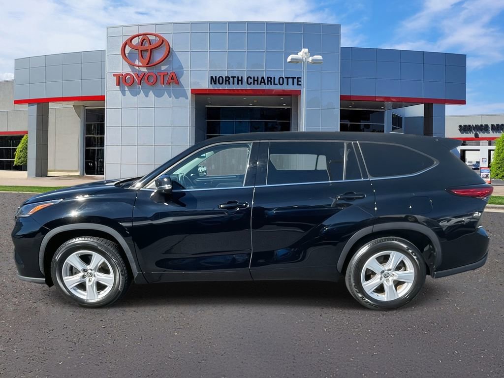 Used 2021 Toyota Highlander LE image 5