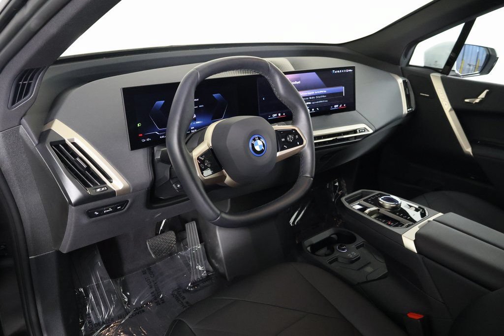 Certified 2025 BMW iX xDrive50 w/ Convenience Package AWD/4WD image 7