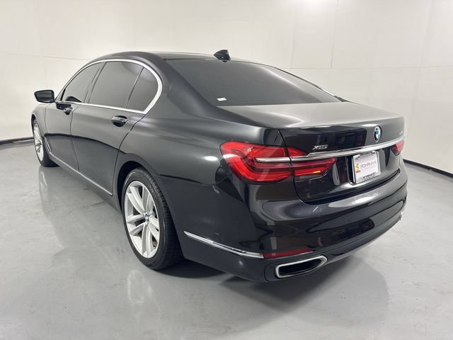 Used 2016 BMW 750i xDrive AWD/4WD image 32